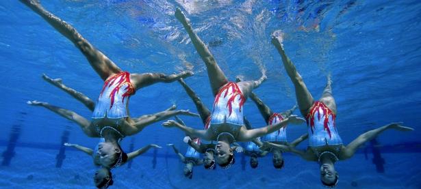 IM电竞-德罗赞的无声宣言，当尼克斯的钢铁洪流碾过骑士的喧嚣