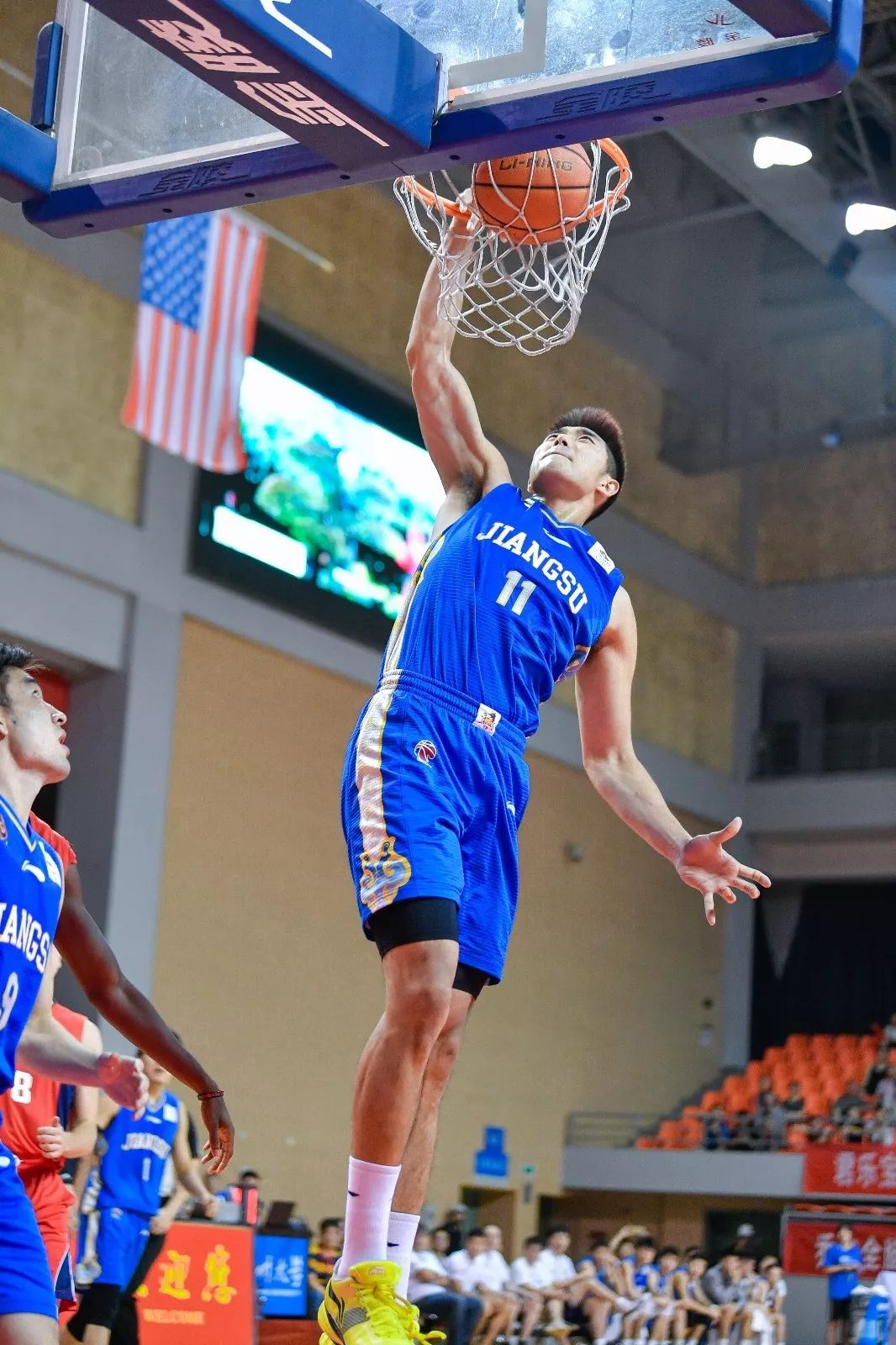 热血男子篮球对抗,谁能笑到最后 热血男子篮球对抗,谁能笑到最后