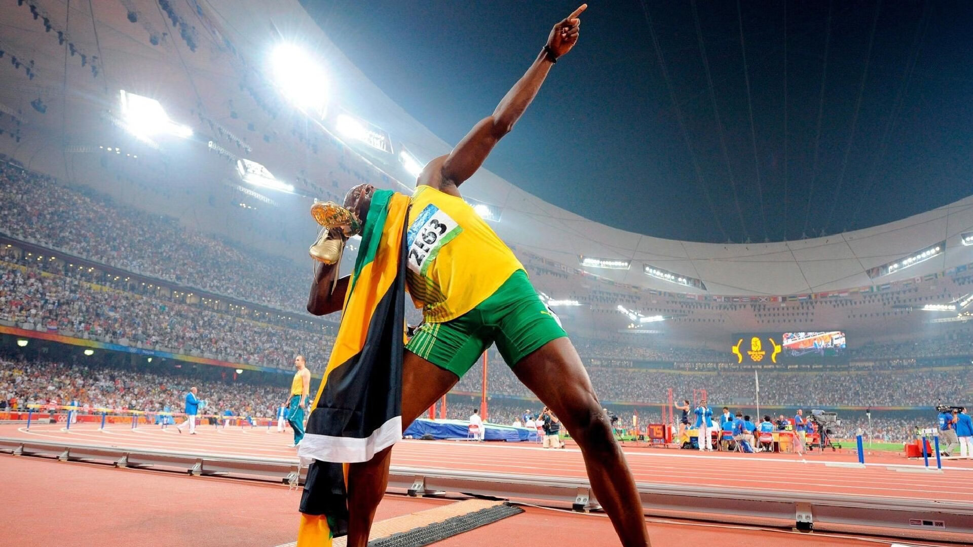 南粤新王登基夜，深圳逆袭雄鹿，小贾伦·杰克逊的封神之战