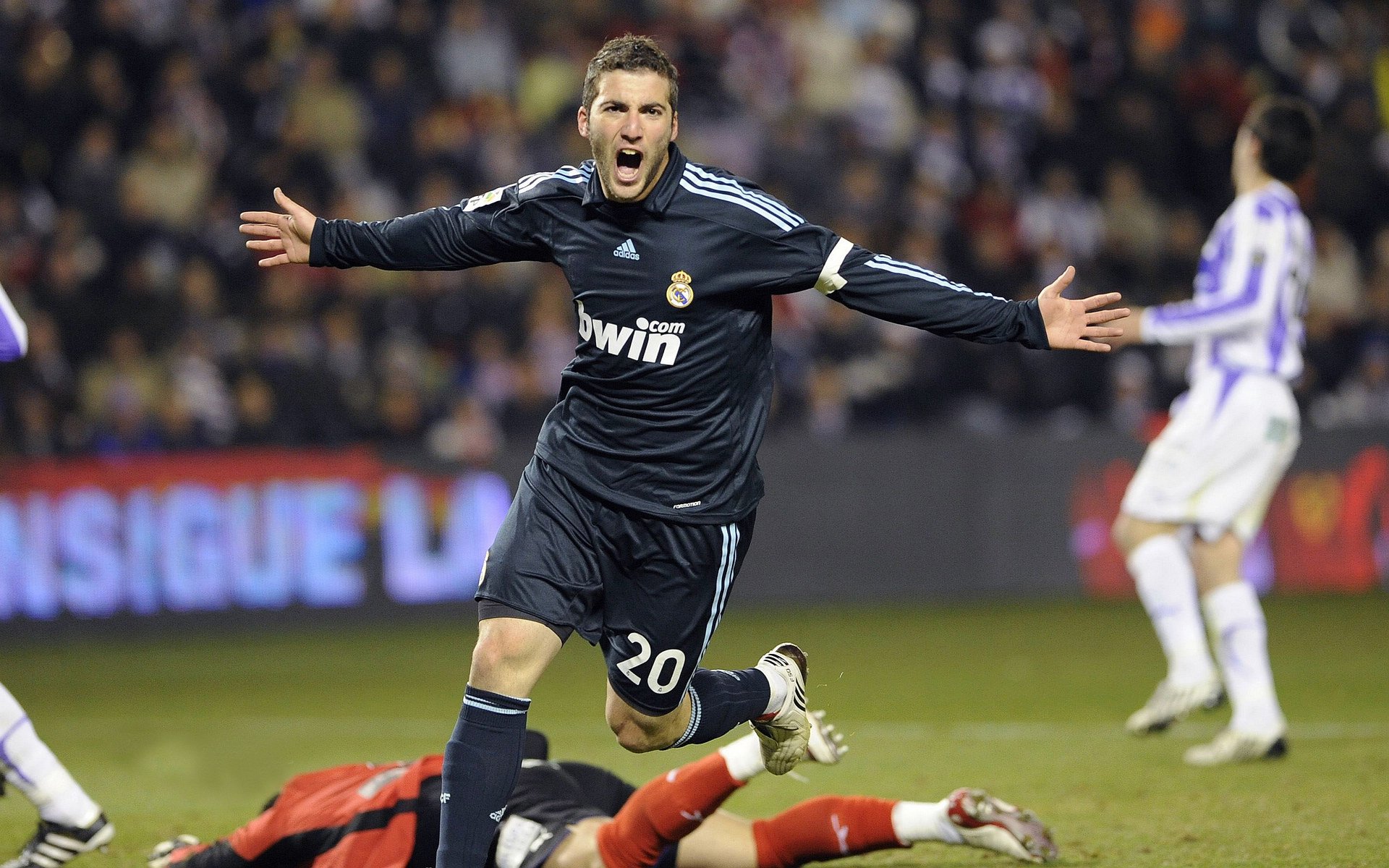 伊萨克爆发点燃北非之光，阿尔及利亚强势战术完胜韩国